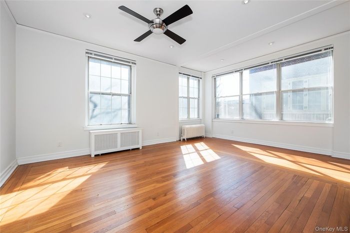 Living Room facing East and South