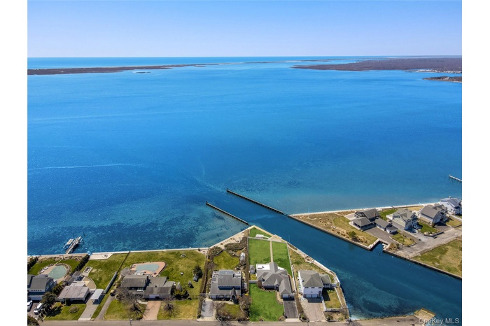 ALL NEW Hamptons Style Bayfront Summer Getaway!!