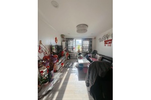 Discover this exceptional 2 bedroom apartment in the heart of downtown Flushing !