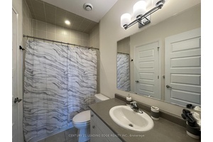 Welcome to this stunning 1 bedroom condo in the heart of Markham !