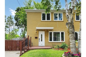 Very Bight amp ; Welcoming 3 Bedroom 2 Bathroom Semi Detached House Main Floor only.
