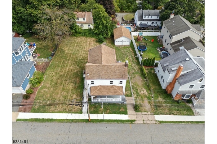 Aerial View of 411 William St