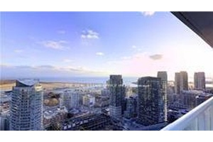 Freshly Painted Luxury Condo In Dt Waterfront Community.