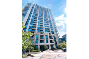 Gorgeous One Bedroom Plus Den With Unobstructed View.