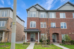3 Bed Den, 3 Bath END UNIT !