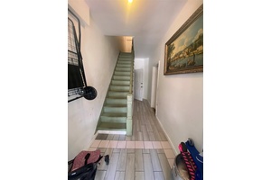 legal 2 located in prime location of Corona.