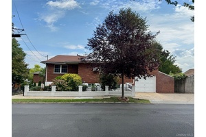 Welcome home to 396 King Ave !