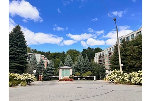 Immaculately Maintained 1 1 Suite Executive Living.