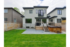 Located in Mississaugas highly sought after Lakeview community, just a short walk to the lake, parks, schools, and shopping.