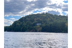 Cottage with Unbeatable Views, Ultimate 6 Acres Privacy amp ; Tranquility.