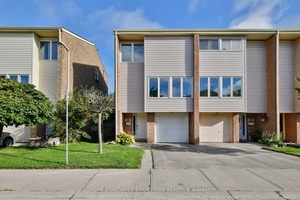 Welcome to 38 700 Osgoode Drive A Spacious amp ; Bright, End Unit Townhouse in a Prime Location !