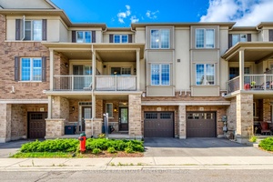Beautifully maintained townhouse in a highly sought after Oakville neighbourhood.