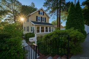 Cozy 2 Bedroom Colonial with All the Charm !