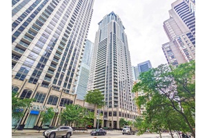 Stunning Unit in Prestigious College Park Residences.