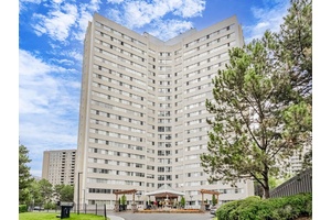 Welcome to 3695 Kaneff Crescent, Suite 1009, a beautifully maintained condo in a highly sought after community.