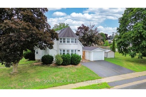 Centrally Located Home Near Downtown Campbellford !