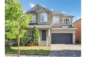 Fall in love with this beautifully updated, fully detached 2 storey 4 Bedrms home nestled in a high demand neighbourhood.