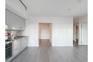 2 Bedroom 2 Bath Unit In The Heart Of Downtown Toronto With Bright West Views.