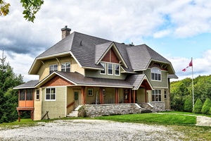 ALL INCLUSIVE Ski Season Rental Ski Club members, outdoor enthusiasts and nature lovers will cherish this spectacular private setting on 88 acres with massive windows for stunning views from every ...