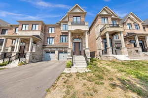 Large Driveway, END unit no sidewalk Can Park Easily 2 Vehicles Plus single Garage Parking.