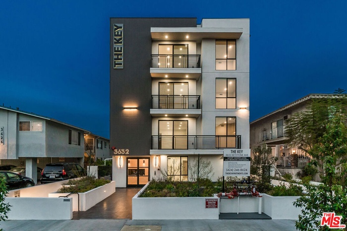 THE KEY APARTMENTS!