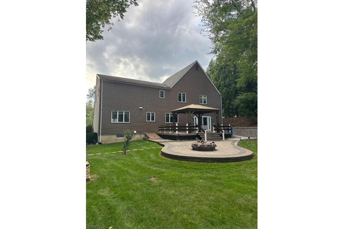 Patio, gazebo, fire pit
