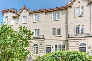 This stunning 3 bedroom, 4 washroom renovated townhouse, offers the perfect blend of comfort and convenience.