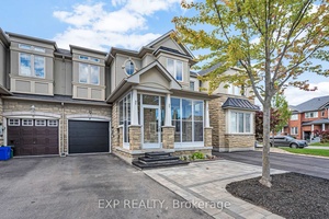 Welcome to this beautiful, bright, and spacious 3 1 bedroom, 4 bathroom townhouse located in the highly desirable Jefferson community of Richmond Hill.
