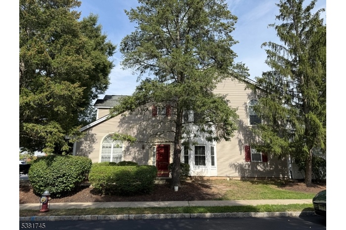 End Unit Light-Filled Townhome