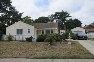 Welcome to 1550 Debra Place Place.