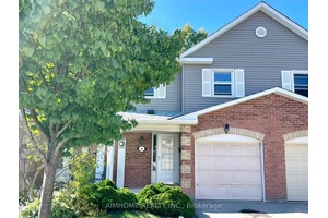 Dream Location Townhouse In Well Maintained Complex.