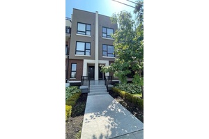 Experience comfort and convenience in this beautifully designed stacked condo townhouse located in the sought after Rouge Valley community !