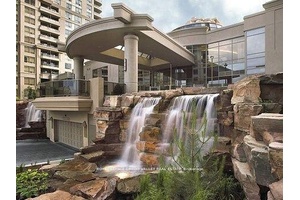 Stylish 1 Bedroom Den at Tridels Ovation II in the Heart of Mississauga City Centre.