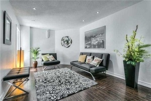 3 Bed 3 Bath Home in Milliken Mills West !