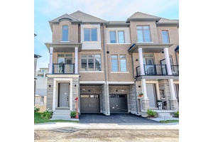 Brand New, END UNIT, approx 2200 sqf Luxury Townhome in Prime Woodbridge Location Nestled at the intersection of Pine Valley and Major Mackenzie, This brand new never lived in, end ...