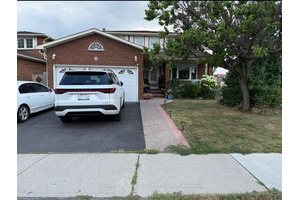 4 Bedroom Detached home available for lease in High demand area of Toronto, separate living and family room, eat in kitchen, huge backyard, close to TTC, humber college, Highways and ...