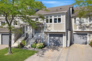 Experience waterfront living at Cranberry Surf, one of Collingwood's most sought after lifestyle communities.
