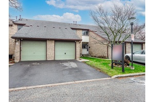 Great Location ! 3 Bedrooms, Condo Town Home With Low Maintenance, On A Quite Cul De Sec Location.