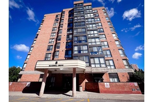 Beautiful Fully renovated 1090 Sq Ft 2 1 Bedroom Large Walk in master Closet, one parking Spot 1 Exclusive Locker Move in Ready !