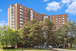 Check out this bright 2 bedroom 2 bath condo with amazing view of the water !