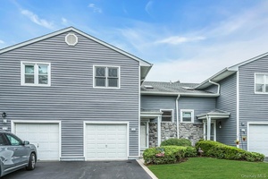 Welcome to this stunning 3 bedroom, 2.