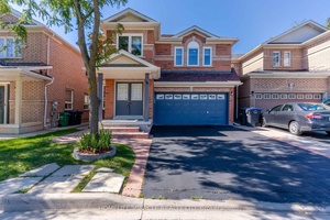 Beautiful 4 bedroom detached home with loft and 3 washrooms in Fletchers Meadow !