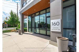 Modern Penthouse living in a Boutique Building 1 Bedroom Den.