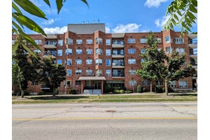 Fully Renovated 2 Bed, 2 Bath Condo in Desirable Beechwood, Waterloo.