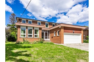 STUNNING Bright amp ; Spacious, Beautiful Family Home with Double Garage in Desirable Parkwoods Donalda Community Built in 1979 with Solid Brick Exterior and Meticulously Maintained amp ; Recently Updated ...