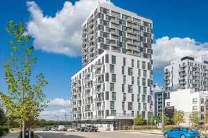 Rare amp ; Sought After PENTHOUSE Unit With Spectacular Unobstructed Easterly Views of Toronto Skyline amp ; Lake.