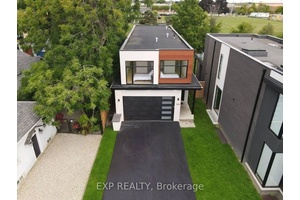 Stunning Custom Contemporary Home in Prestigious Lakeview, Nestled South of Lakeshore Blvd !