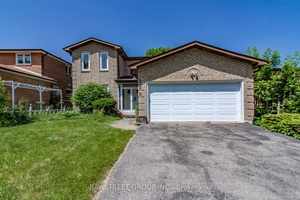 Stunning 2 storey, 4 1 bedroom home, lovingly maintained and upgraded by its owners !