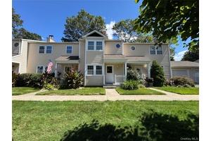 Welcome to this beautifully maintained townhouse located in the well sought after of Colonial Woods Whispering Pines offering a perfect blend of comfort, space amp ; privacy.