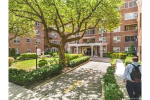 67 66 108th Street, Unit B 31, Forest Hills, NY 11375 Sun, space, and a four season balcony at the George Washington, a coveted full service co op just three ...